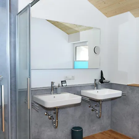 Berg Fux Luxurioese Doppelwohnung *